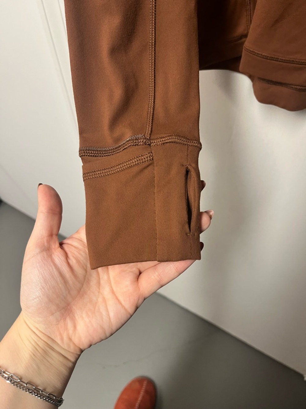 Lululemon It’s Rulu Run Long Sleeve Roasted Brown Size 12 - Picture 4 of 6
